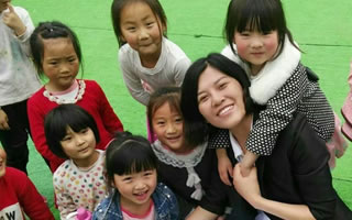 “我可以叫你媽媽嗎？”——一位基層女代表和她的希望小學