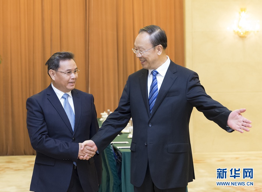 10月12日，中共中央書記處書記、全國(guó)政協(xié)副主席杜青林在北京會(huì)見來(lái)華訪問并出席“2016中國(guó)共產(chǎn)黨與世界對(duì)話會(huì)”的老撾人革黨中央政治局委員、建國(guó)陣線中央主席賽頌蓬·豐威漢率領(lǐng)的老撾人革黨代表團(tuán)?！⌒氯A社記者丁海濤攝