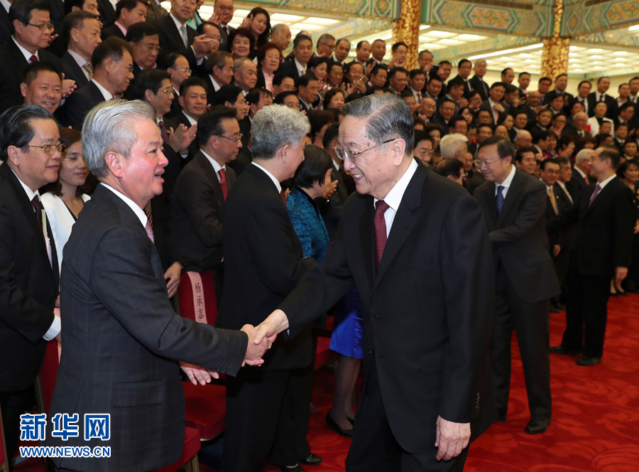 9月28日，中共中央政治局常委、全國政協主席俞正聲在北京會見出席中國海外交流協會第六次會員大會的全體代表，并發表講話。 新華社記者 龐興雷 攝