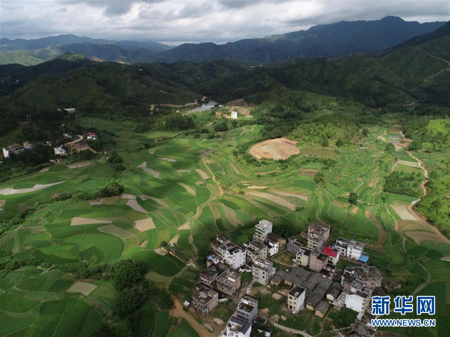 （在習近平新時代中國特色社會主義思想指引下——新時代新作為新篇章·習近平總書記關切事·圖文互動）（4）新生活、新盼頭——脫貧攻堅新形勢速覽