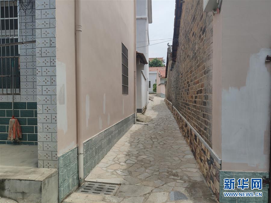 （總書記推動(dòng)的改革身邊事·基層治理改革篇·圖文互動(dòng)）（3）特寫：“銅墻鐵壁”是怎樣煉成的？——小村戰(zhàn)“疫”折射基層治理密碼