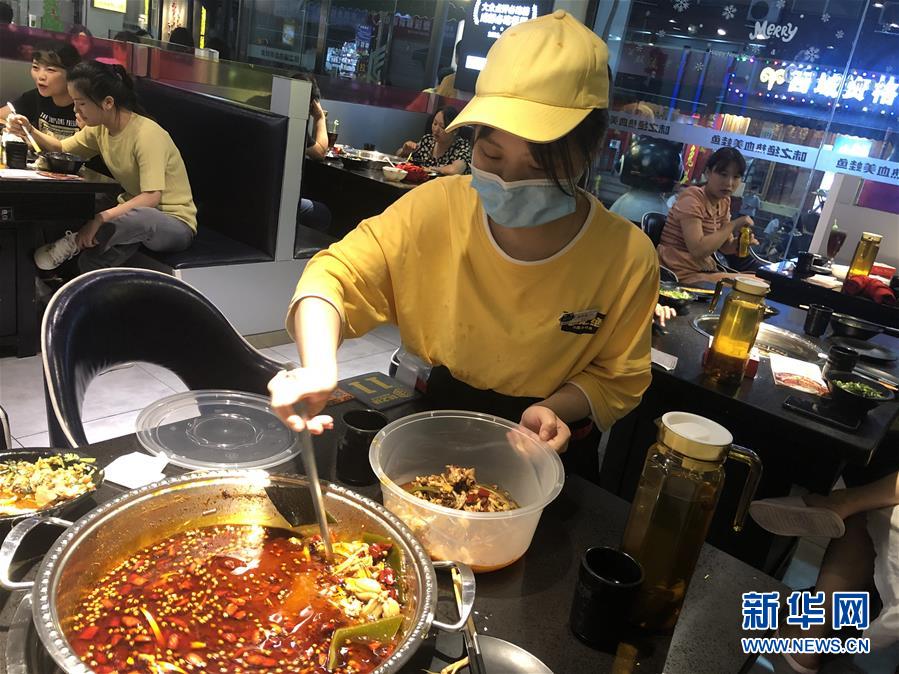 （在習近平新時代中國特色社會主義思想指引下——新時代新作為新篇章·習近平總書記關切事·圖文互動）（1）珍惜盤中餐，狠剎浪費風——各地積極行動堅決制止餐飲浪費