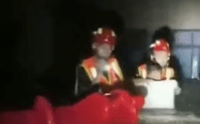整理箱變小船 小朋友，消防員叔叔來了！