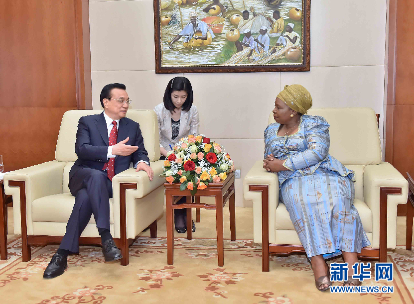 5月5日，中國國務(wù)院總理李克強在亞的斯亞貝巴非洲聯(lián)盟總部會見非盟委員會主席祖馬。 新華社記者李濤攝