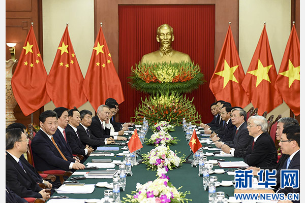 11月5日，中共中央總書記、國(guó)家主席習(xí)近平在河內(nèi)同越共中央總書記阮富仲舉行會(huì)談。 新華社記者李學(xué)仁攝