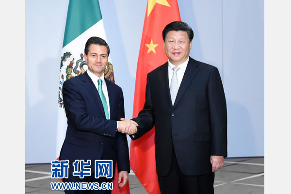 11月16日，國家主席習(xí)近平在土耳其安塔利亞會(huì)見墨西哥總統(tǒng)培尼亞。 新華社記者張鐸攝