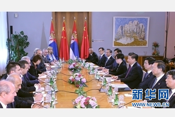 6月18日，國家主席習(xí)近平在貝爾格萊德同塞爾維亞總統(tǒng)尼科利奇舉行會談。 新華社記者 馬占成 攝