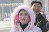 高清：衛(wèi)星發(fā)射成功 平壤街頭出現(xiàn)小規(guī)模慶?；顒? /></a></td>
</tr>
<tr>
<td height=